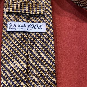 JoS.A.Bank 1905 silk tie